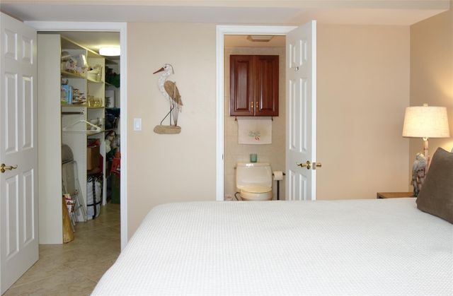 625 Oaks Drive 302, Pompano Beach, FL 33069