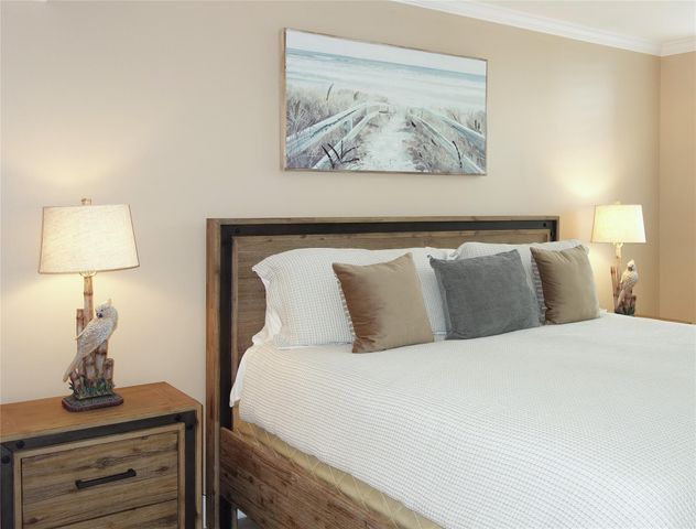 625 Oaks Drive 302, Pompano Beach, FL 33069