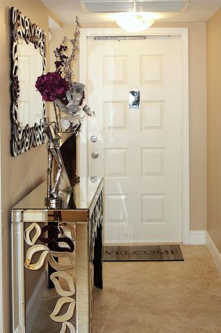 625 Oaks Drive 302, Pompano Beach, FL 33069