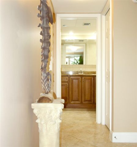 625 Oaks Drive 302, Pompano Beach, FL 33069