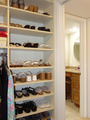 625 Oaks Drive 302, Pompano Beach, FL 33069