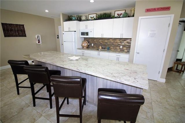 625 Oaks Drive 302, Pompano Beach, FL 33069