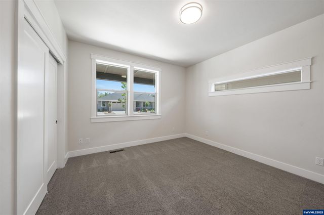 2695 NW 23rd Lp, Redmond, OR 97756