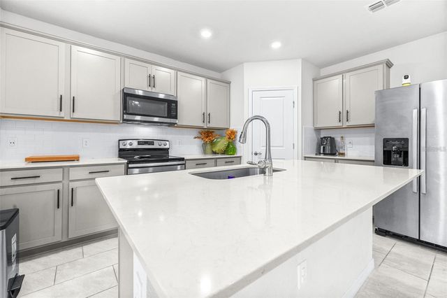 1050 MICHELANGELO LANE, Winter Haven, FL 33884