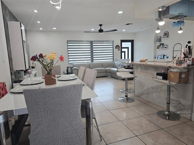 7811 NW 40th Court NW, Coral Springs, FL 33065