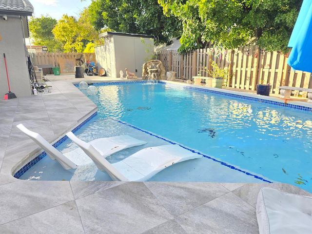 7811 NW 40th Court NW, Coral Springs, FL 33065
