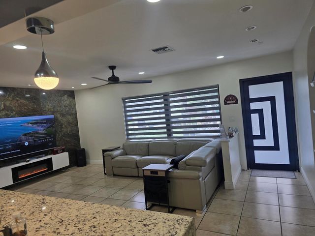 7811 NW 40th Court NW, Coral Springs, FL 33065