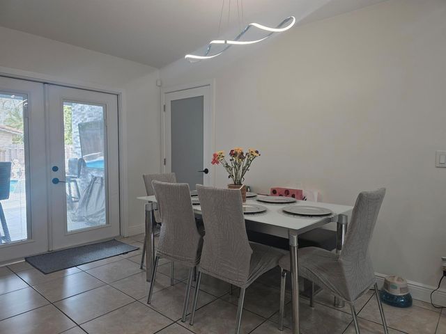 7811 NW 40th Court NW, Coral Springs, FL 33065