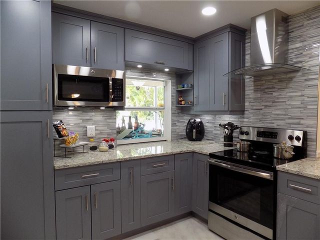 7811 NW 40th Court NW, Coral Springs, FL 33065