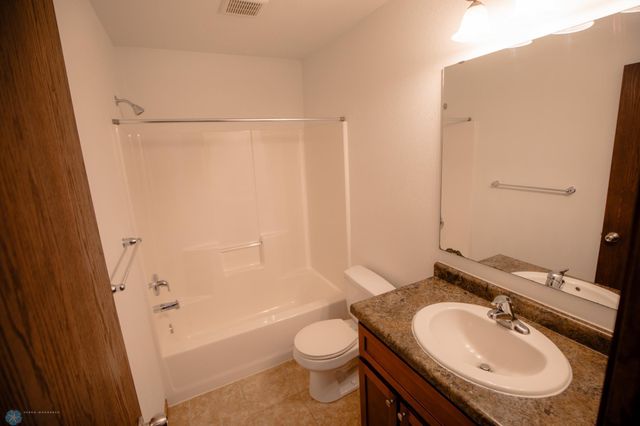 4267 51st Street S, Fargo, ND 58104