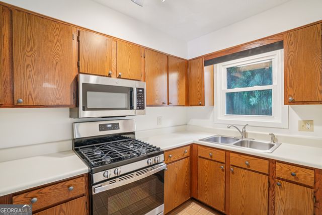 7898 Norris Lake Road, Snellville, GA 30039