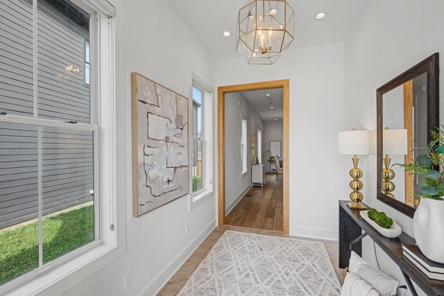 6412A Premier Dr, Nashville, TN 37209