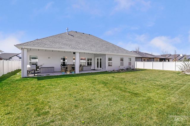 781 Midnight Sun Loop, Twin Falls, ID 83301