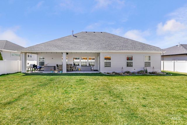 781 Midnight Sun Loop, Twin Falls, ID 83301