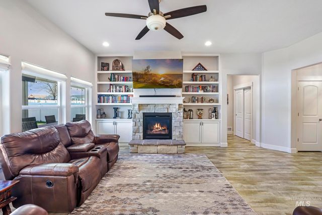 781 Midnight Sun Loop, Twin Falls, ID 83301