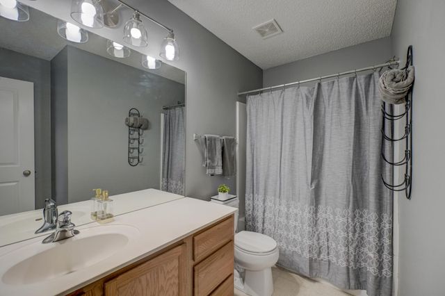 15444 Foster Drive N, Hugo, MN 55038