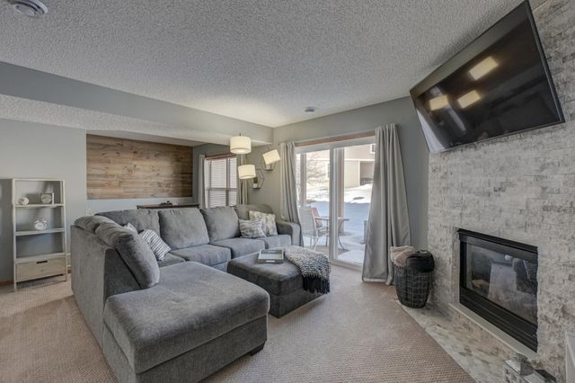 15444 Foster Drive N, Hugo, MN 55038