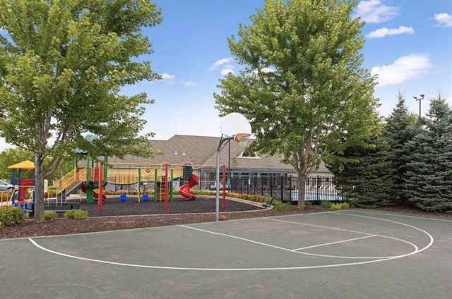 15444 Foster Drive N, Hugo, MN 55038