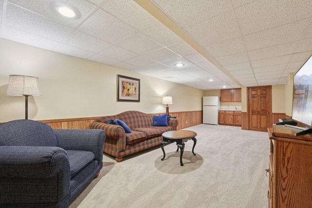 312 Lilac LANE, Grafton, WI 53024