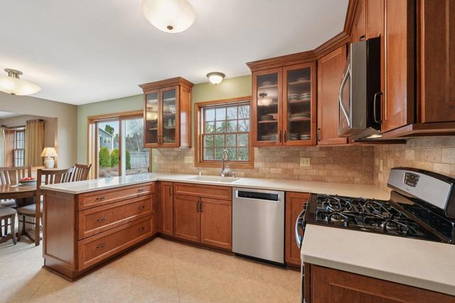 312 Lilac LANE, Grafton, WI 53024