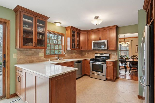 312 Lilac LANE, Grafton, WI 53024