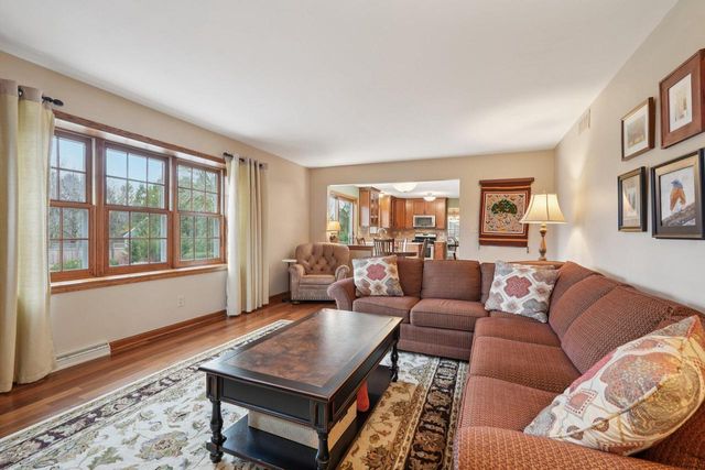 312 Lilac LANE, Grafton, WI 53024