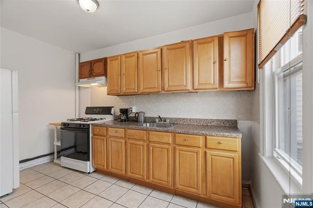 6605 Durham Avenue, North Bergen, NJ 07047