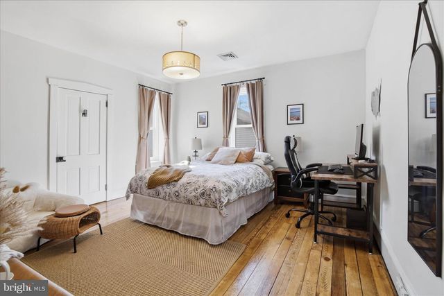 5890 MAIN ST, East Petersburg, PA 17520