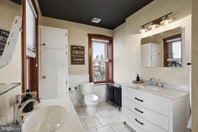 5890 MAIN ST, East Petersburg, PA 17520