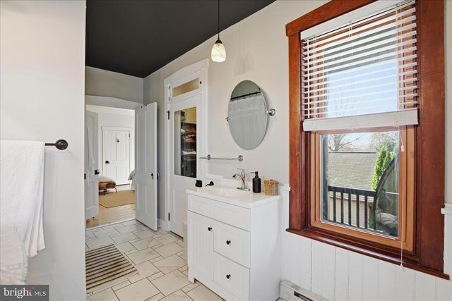 5890 MAIN ST, East Petersburg, PA 17520