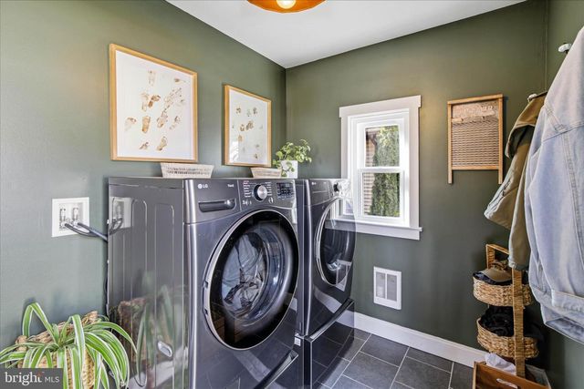 5890 MAIN ST, East Petersburg, PA 17520