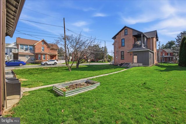 5890 MAIN ST, East Petersburg, PA 17520