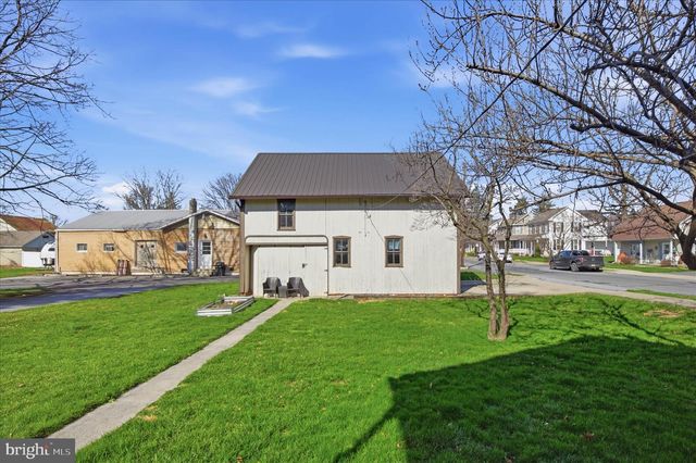 5890 MAIN ST, East Petersburg, PA 17520