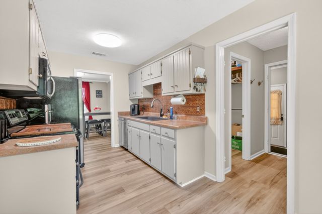 428 Karstridge Rd, Smyrna, TN 37167