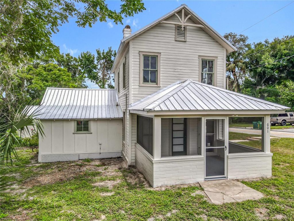 601 N ADELLE AVENUE, Deland, FL 32720