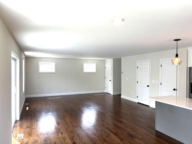 111 Sewalls Falls Road, Concord, NH 03303