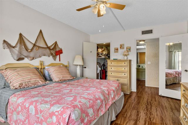 10215 REGAL DRIVE 18, Largo, FL 33774