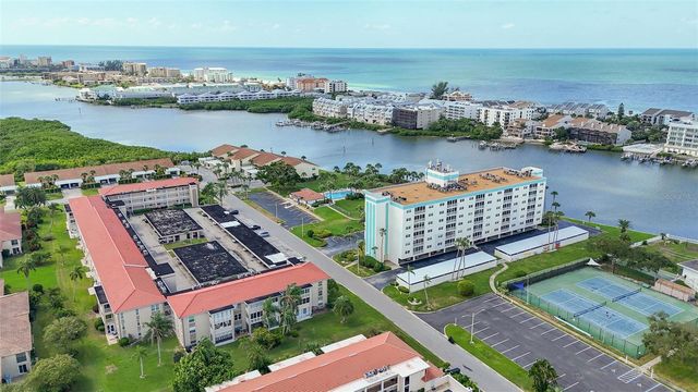 10215 REGAL DRIVE 18, Largo, FL 33774