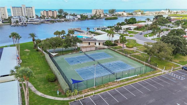 10215 REGAL DRIVE 18, Largo, FL 33774