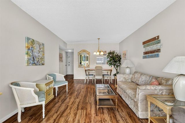 10215 REGAL DRIVE 18, Largo, FL 33774