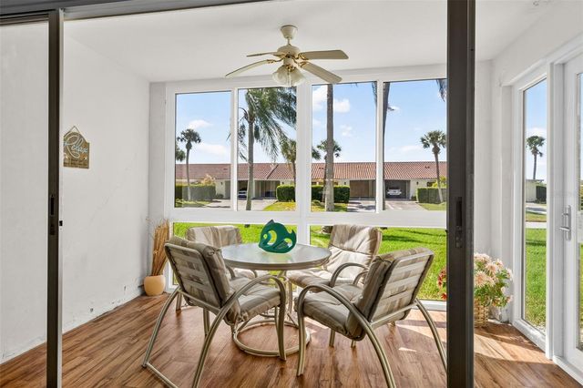 10215 REGAL DRIVE 18, Largo, FL 33774