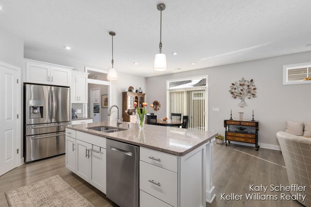 6960 E Rain Garden Lane NE, Rockford, MI 49341