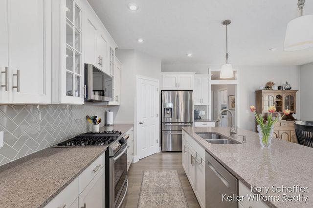 6960 E Rain Garden Lane NE, Rockford, MI 49341