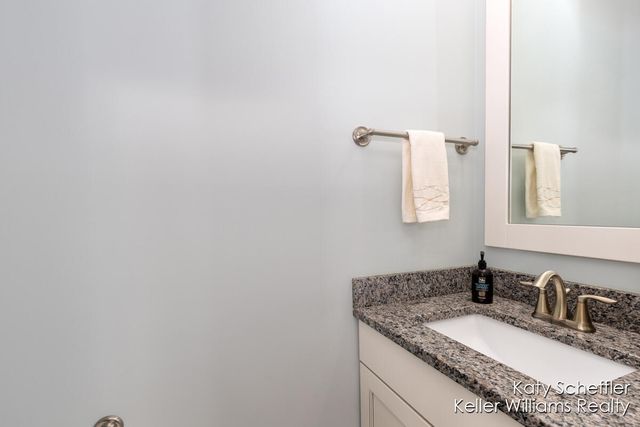 6960 E Rain Garden Lane NE, Rockford, MI 49341