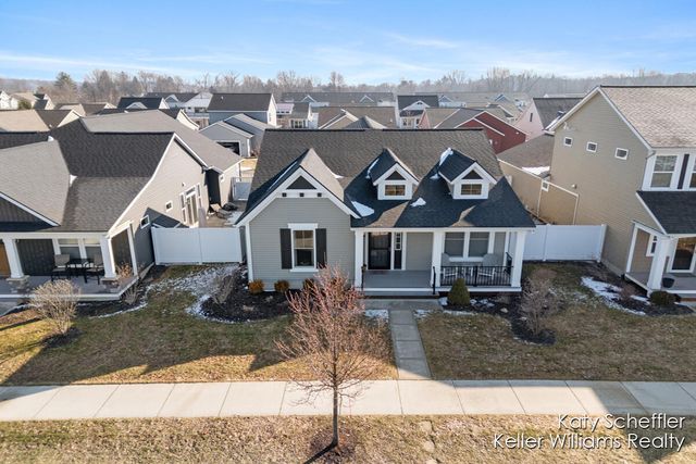 6960 E Rain Garden Lane NE, Rockford, MI 49341