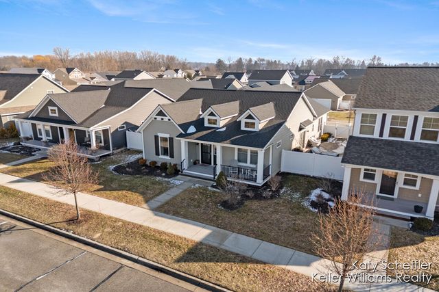 6960 E Rain Garden Lane NE, Rockford, MI 49341