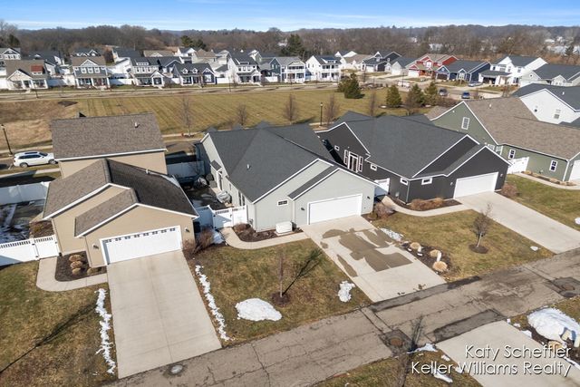 6960 E Rain Garden Lane NE, Rockford, MI 49341