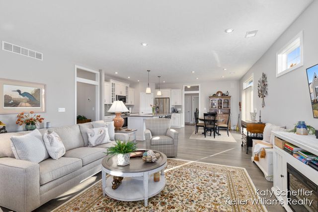 6960 E Rain Garden Lane NE, Rockford, MI 49341