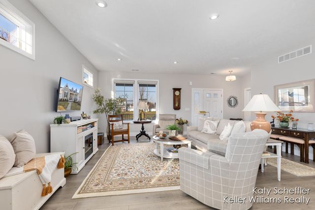 6960 E Rain Garden Lane NE, Rockford, MI 49341