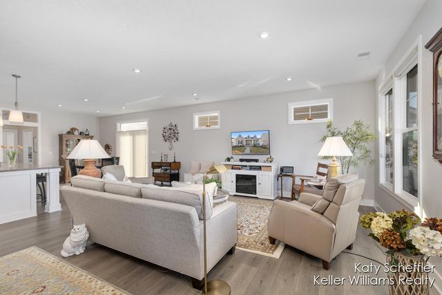 6960 E Rain Garden Lane NE, Rockford, MI 49341